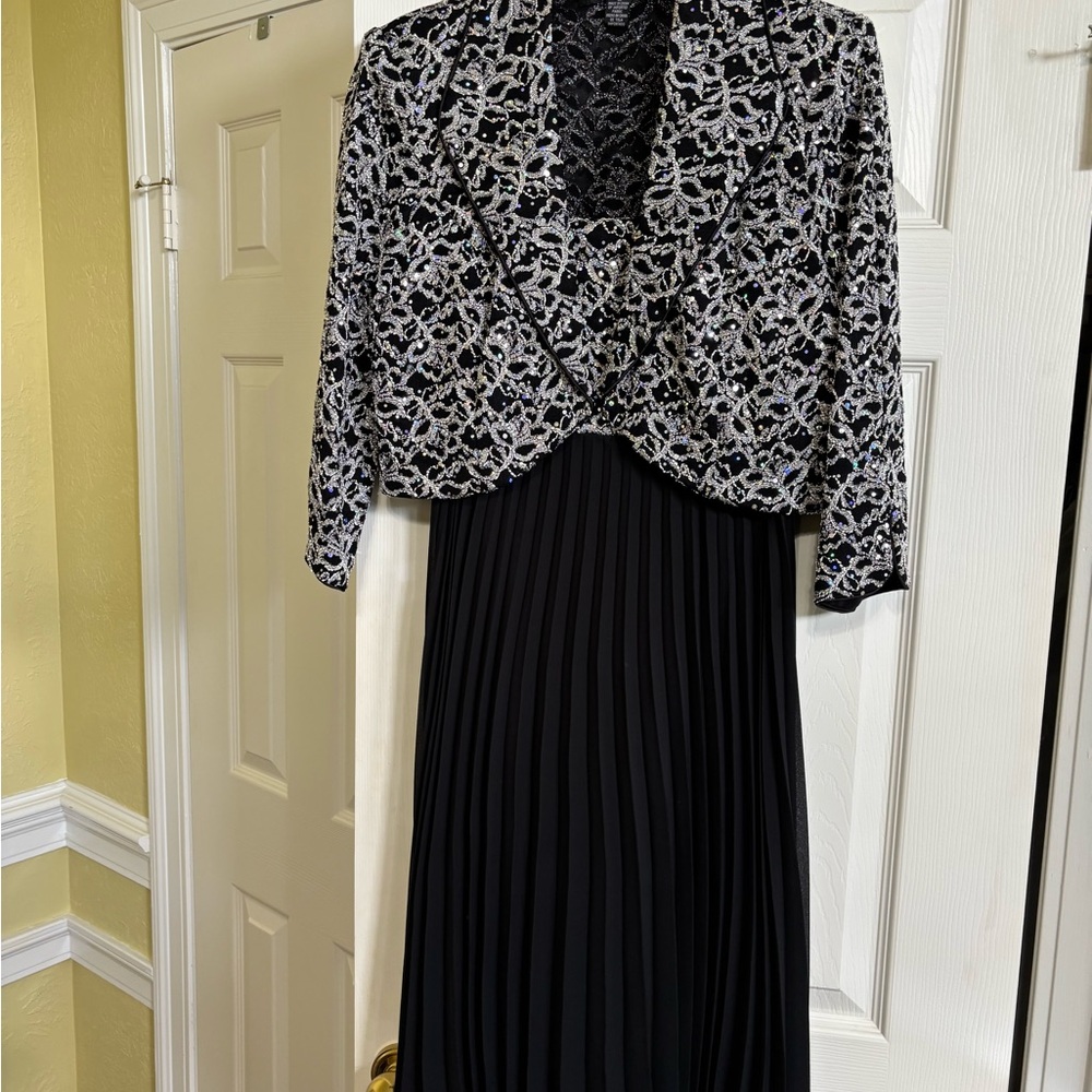 Elegant Black and White Lace Dress